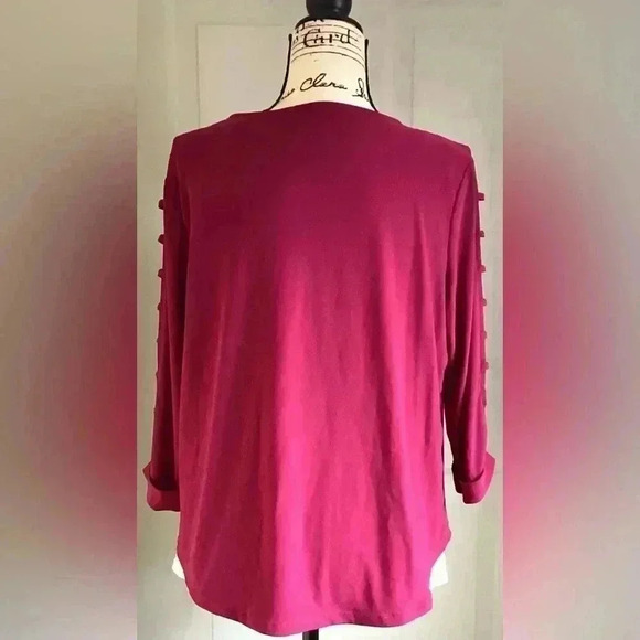 89th+ MADISON FUSCHIA EMBELLISHED keyhole Neck 3/4 Cutout Sleeve Top Size Large - Picture 2 of 6
